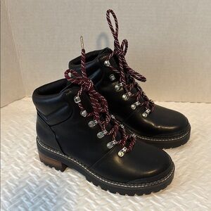 Universal thread women’s boots size 7